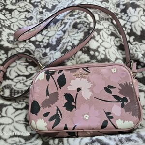 Like-new Kate Spade RETIRED Briar Lane Floral Kendall crossbody purse.